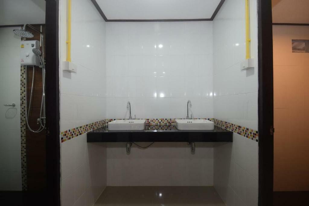 Hotel Laila​ Place Ko Lanta Exterior foto